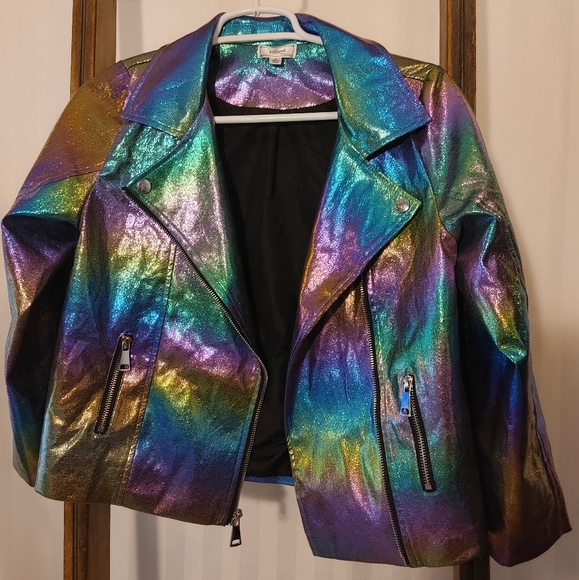 Gorgeous Metallic Sparkly Jacket - Picture 4 of 6